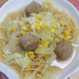 冷凍肉団子で☆肉団子とキャベツのスープパスタ